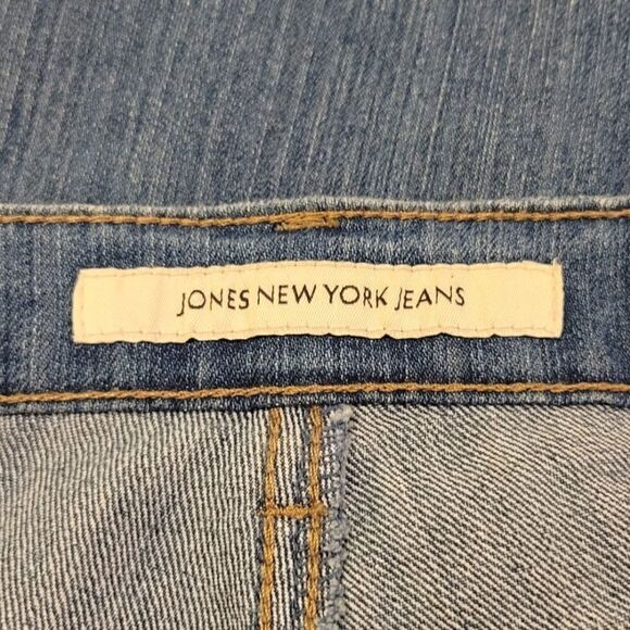 Jones New York Jeans City Cuffed Capri Medium Wash Denim Jeans - Picture 4 of 8